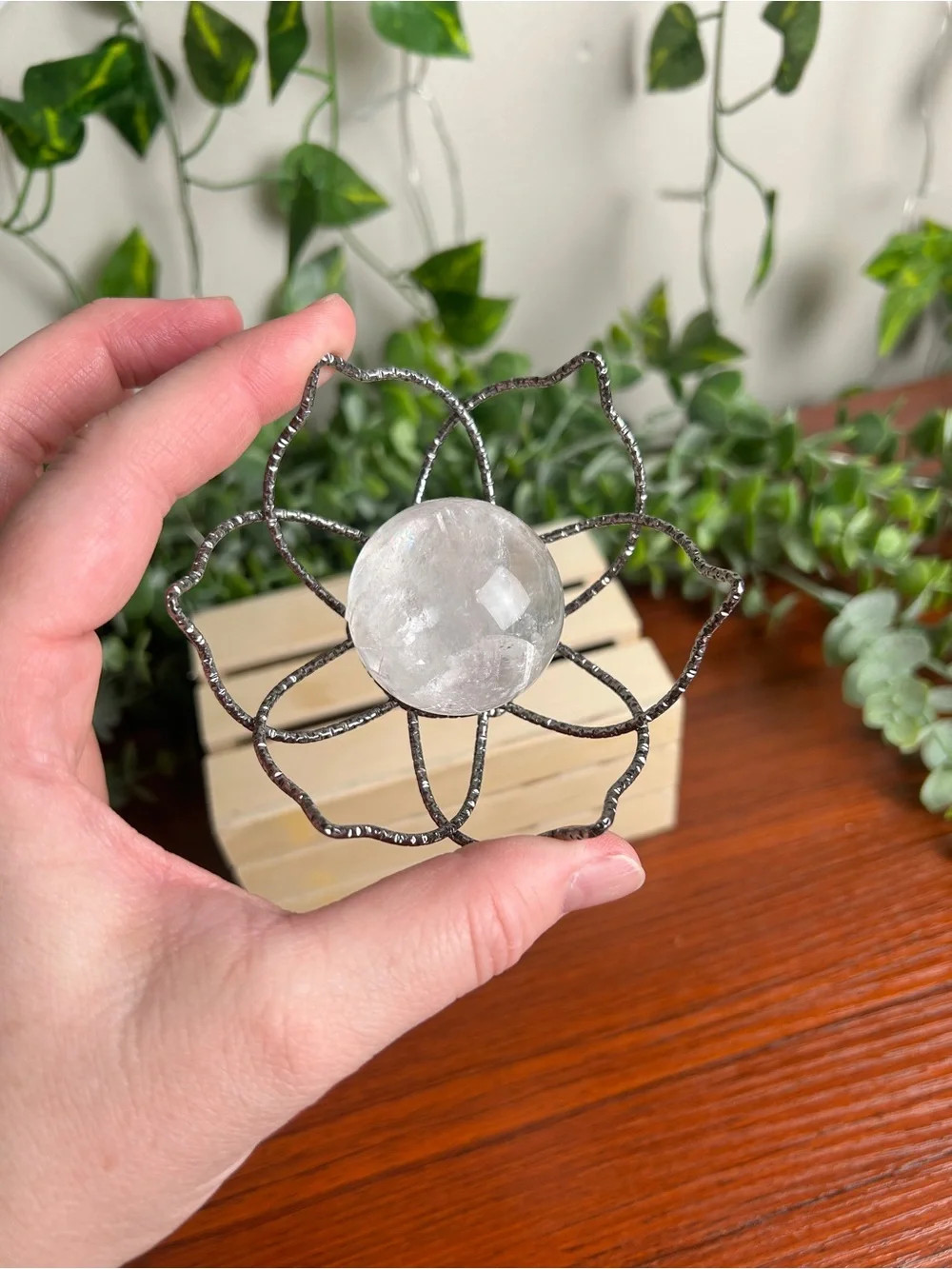 Metal Lotus Sphere Holder - Picture 5 of 6